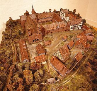 Modell des Benediktinerklosters St. Peter und Paul in Hirsau mit herzoglich-württembergischem Jagdschloss