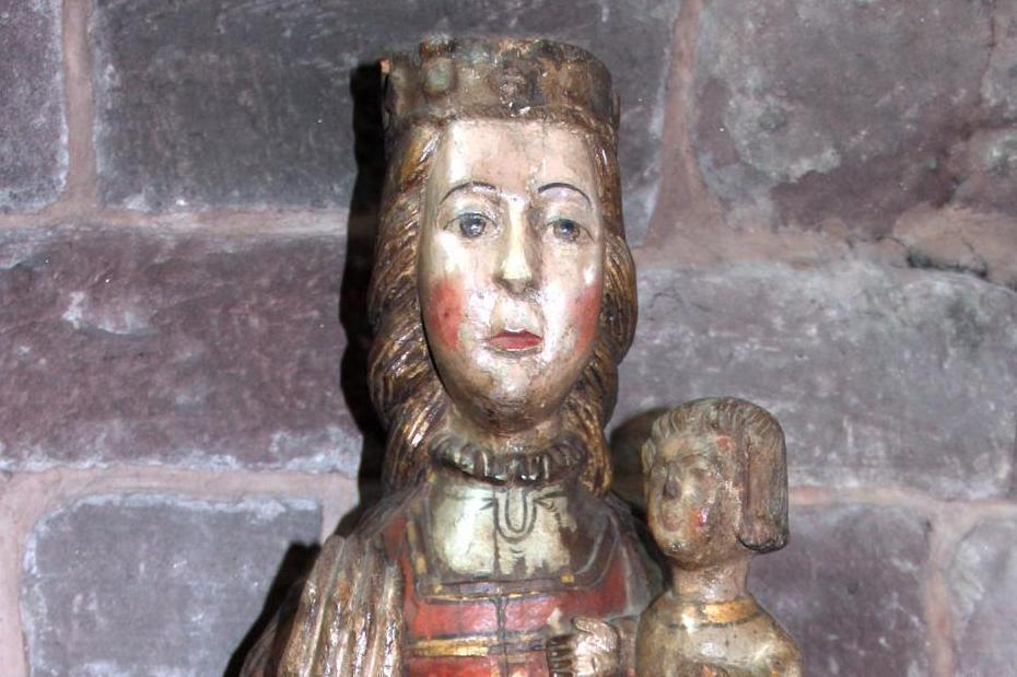 Köpfe von Mutter und Kind, Detail, andalusische Madonna im Kloster Hirsau