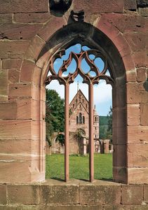 Fenster der Marienkapelle in Kloster Hirsau