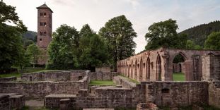 Kloster Hirsau, Ruinen der Klosteranlage, Außenansicht 