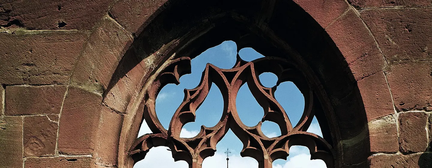 Fenster der Marienkapelle in Kloster Hirsau